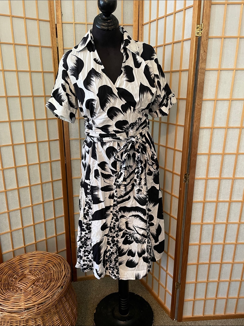 Lane Bryant Black and White Floral Faux Wrap Stretchy Midi Dress